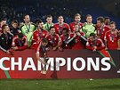 VÍTZOVÉ. Fotbalisté Bayernu Mnichov se radují z triumfu v MS klub.