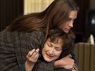 Julia Robertsová a Meryl Streepová ve filmu August: Osage County (Blízko od...