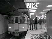 22. prosince ve 22 hodin metro vůbec poprvé vyjelo do tunelu na zkušební jízdu