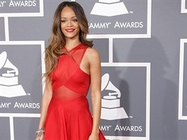 Rihanna, jedna z nejproduktivnjích zpvaek souasnosti, letos pekvapiv...