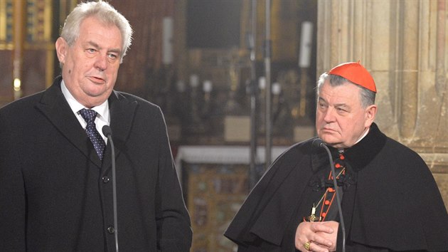 Prezident Milo Zeman a kardinl Dominik Duka se v katedrle svatho Vta zastnili tvrtho adventnho koncertu spojenho s charitativn sbrkou (22. prosince)