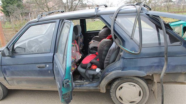 idi kody Forman vjel ve Strnici na pejezdu pod vlak a ten narazil do zadn sti auta.