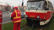 Nehoda tramvají na zastávce Hradanská (20.12.2013)
