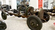 Praga IV (1910). asi osobního nebo lehkého uitkového automobilu s kapalinou...