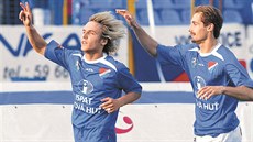 Miroslav Matu�ovi� (vlevo) v roce 2004 je�t� v dresu Baníku Ostrava.