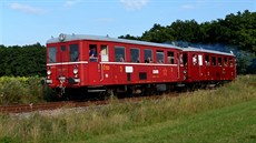 Vlak složený ze 2 motorových vozů M 131.1, za povšimnutí stojí rozdílný způsob...