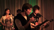 Moderáto�i Ó�ka Denisa, Ond�ej Havel a Martin Harich p�i nahrávání váno�ní písn�