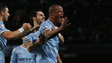 JÁ HO DAL. Vincent Kompany z Manchesteru City slaví gól v utkání proti