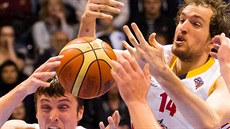 Momentka z basketbalového duelu Pardubice vs. Nymburk