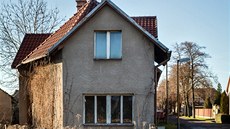 Opuštěný rodný dům Jana Palacha ve Všetatech.