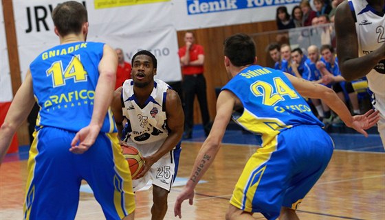 Momentka z basketbalového utkání Opavy - ilustraní foto.