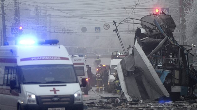 Nejmn deset lid zemelo pi vbuchu trolejbusu ve Volgogradu (30. prosince 2013).