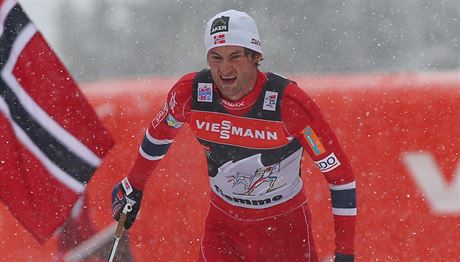 Petter Northug z Norska míí do cíle Tour de Ski.
