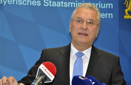 Bavorský ministr vnitra Joachim Herrmann ujistil, e namátkové kontroly