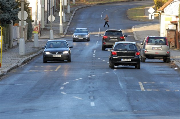 D�vodem nezvyklého �e�ení dopravního zna�ení p�ed strakonickou nemocnicí je...