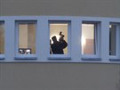 Policisté prohledávají dm palestinského diplomata v praském Suchdole (1....