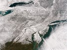 Východ USA na satelitních snímcích po úderu snhové boue zblal (4. ledna 2014)