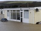 Zaplavené rekreaní chaty v Kidwelly v západním Walesu (3. ledna 2014).