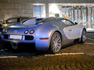 V esku jezdí dv Bugatti Veyron. První koupil majitel nové v roce 2007, druhé...
