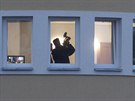 Policie vyetuje výbuch v byt palestinského velvyslance v Praze-Suchdole....