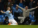 Útoník Manchesteru City Alvaro Negredo slaví gól v semifinále Ligového poháru