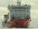 ínský ledoborec na misi k záchran polárník
