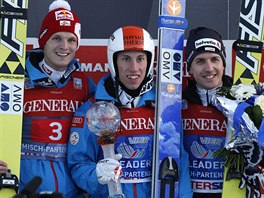 T nejlep z Garmisch-Partenkirchenu. Zleva druh Thomas Morgenstern , vtz...