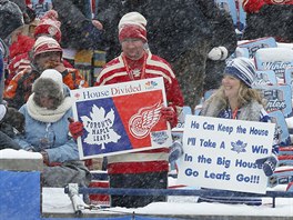 Diváci sledují duel Winter Classic mezi Detroitem a Torontem.