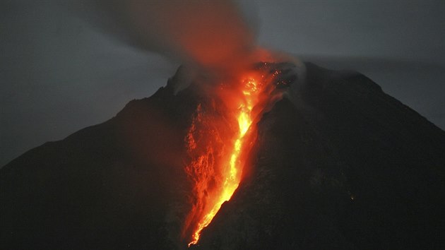 Erupce indonsk sopky Mount Sinabung ( 5. ledna 2014)
