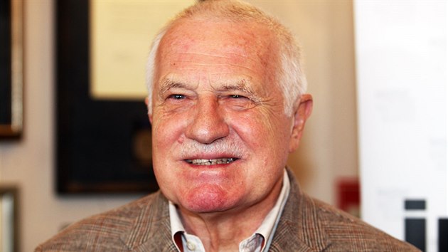 Bývalý prezident Václav Klaus je proti bourání lustra�ního zákona, spor premiéra s hlavou státu o ministry vnímá jako standardní v�c.
