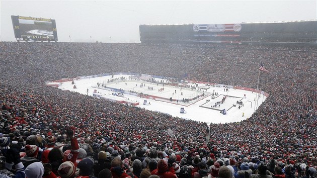 Michigan Stadium v Ann Arbor, djit utkn 
Winter Classic  mezi Detroitem a Torontem.