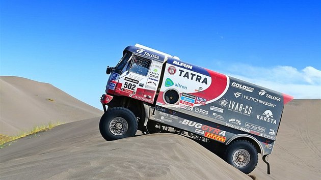 Martin Kolom s Tatrou projd trat Rallye Dakar. 