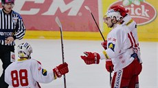 Gól. Juraj Valach (vpravo) je v celé extralize nejlépe st�ílejícím obráncem....