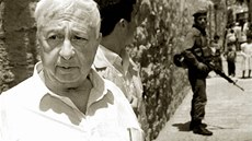 Ariel �aron nav�tívil muslimské �tvrti ve Starém m�st� p�i p�íle�itosti oslav...