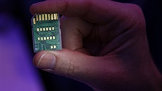 Intel Edison je postaven na technologii Intel Quark. Počítač má zabudované...