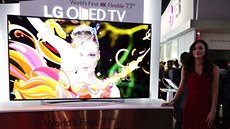 Ohebný OLED televizor soubn pedstavily spolenosti LG a Samsung. Televizor...