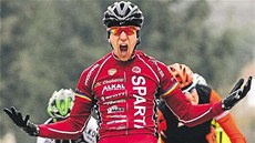 Cyklista Martin Hunal v dresu Sparty