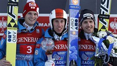 T nejlepí z Garmisch-Partenkirchenu. Zleva druhý  Thomas Morgenstern , vítz...