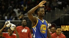 Harrison Barnes vst�elil ko�, jeho spoluhrá�i z Golden State to bou�liv�...