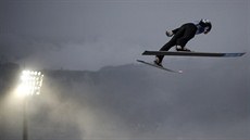 Thomas Diethart na m�stku v Bischofshofenu.