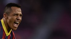 Alexis Sanchez z Barcelony se raduje z gólu.