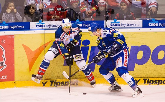 Momentka z duelu Pardubice (bílá) - Kometa Brno.