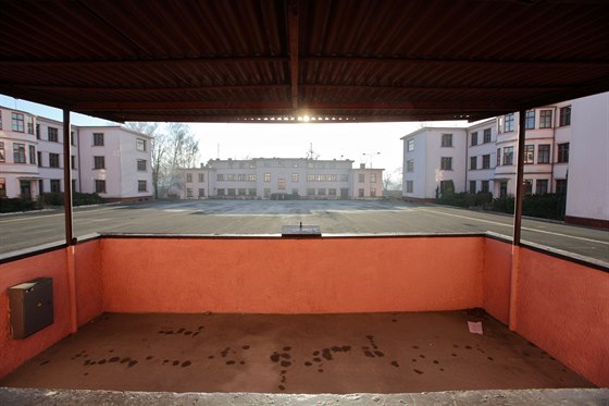 Armáda k poslednímu prosinci 2013 opustila areál rakovnických kasáren.