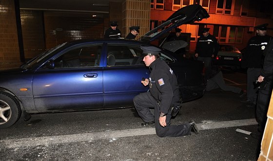 Policisté mue dopadli a v Plzni v areálu fakultní nemocnice na Lochotín.