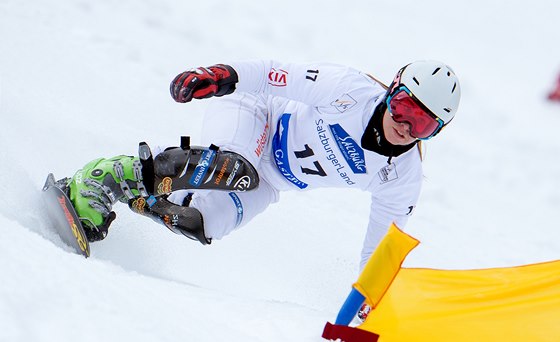 NA TRATI. Ester Ledecká paralelním slalomu v Bad Gasteinu. 