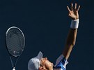 eský tenista Tomá Berdych podává v osmifinále Australian Open.