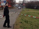 Policie prošetřuje střelbu v pražských Čimicích, kdy majitel garáže postřelil