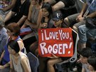 MILUJU T, ROGERE. U sice nezáí tolik jako dív, pesto má Roger Federer...