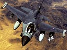 Holandská F-16 vyfotografovaná z tankovacího letadla nad Afghánistánem, kde...
