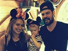 Hilary Duffová s manelem Mikem Comriem a jejich synem
